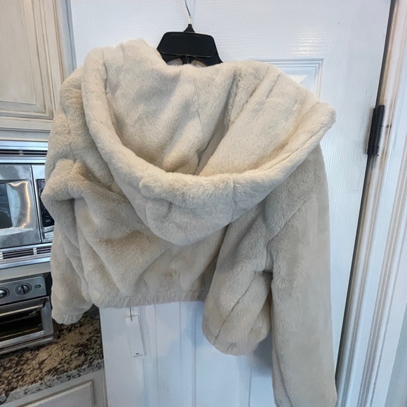 VIGOSS Faux Fur Bomber jacket with Hoodie - size L - Picture 7 of 8